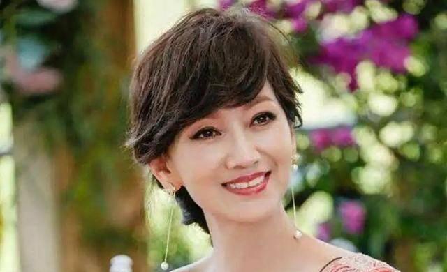 李嘉欣现状如何2020，时光中的优雅美人_精准解答落实