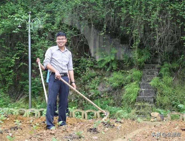 闪耀的多元语言，一位35岁博士县长的跨文化领导力_精选解释