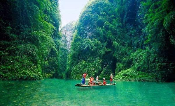 游客九寨沟遭遇假银锁陷阱，警惕旅游购物陷阱_落实到位解释