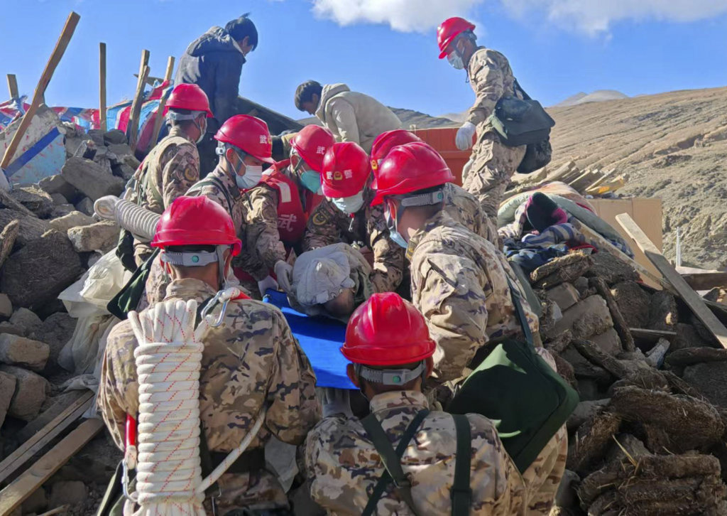 西藏定日县地震救援进行时，众志成城，共克时艰_反馈执行和跟进