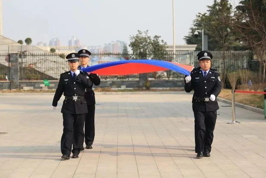 警徽熠熠，擎旗奋进——新时代公安精神的独特魅力_资料解释落实