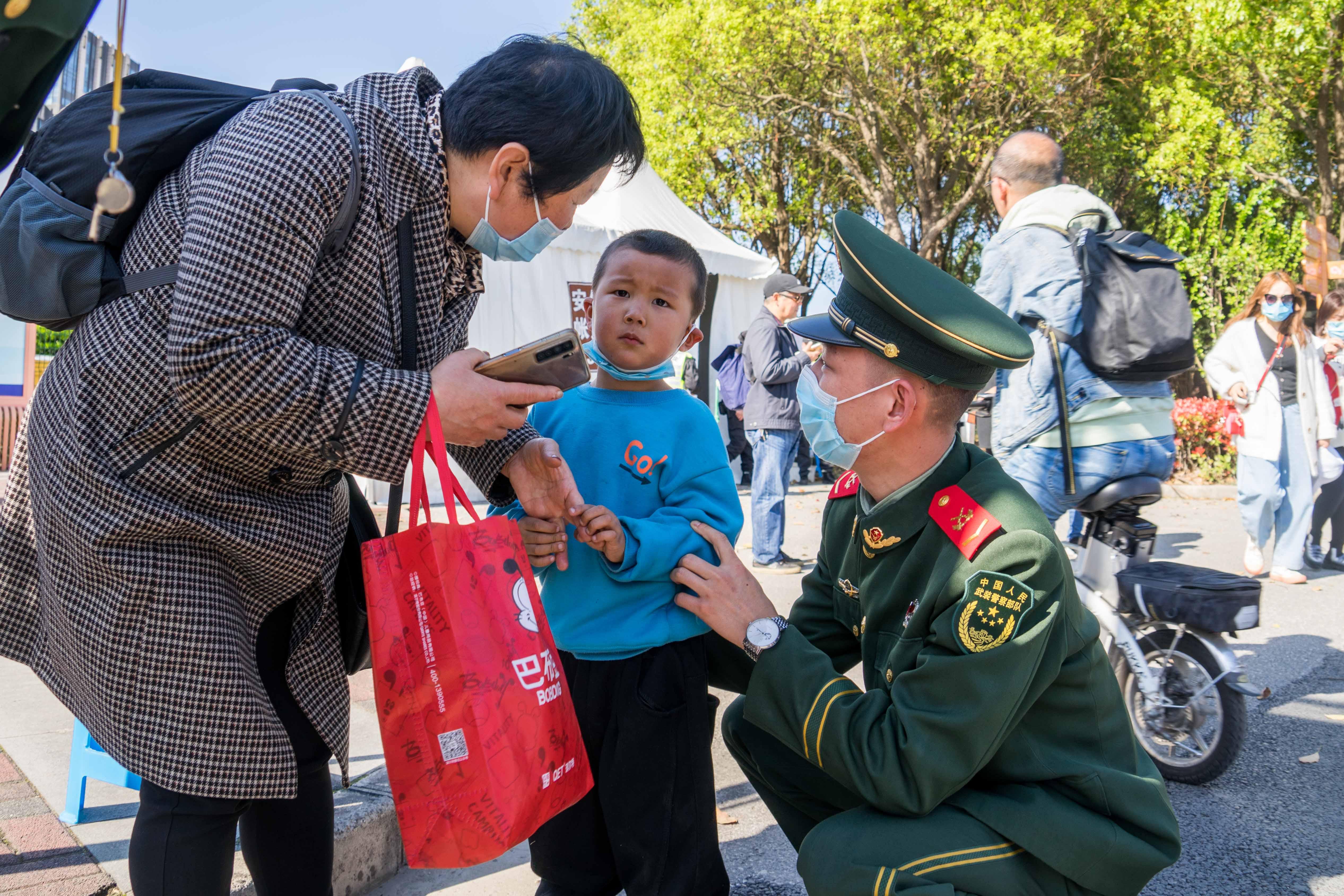 地铁内外的微妙关系，一个关于青春与岁月的碰撞_反馈评审和审查