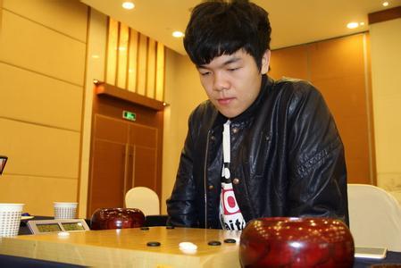 柯洁改个人简介，世界围棋九冠王——传奇之路的启示_方案实施和反馈