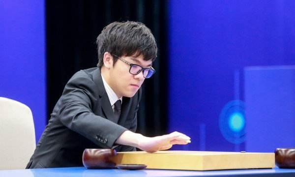 柯洁改个人简介，世界围棋九冠王_落实执行