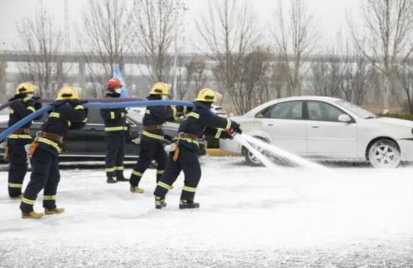 郑州遭遇大暴雪，挑战与希望并存_细化方案和措施