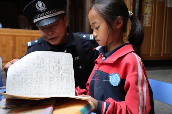 戍边民警一口吃到家乡味_精密解答