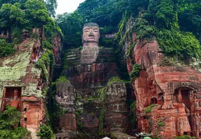 乐山大佛上天了——穿越时空的神奇之旅_逐步落实和执行