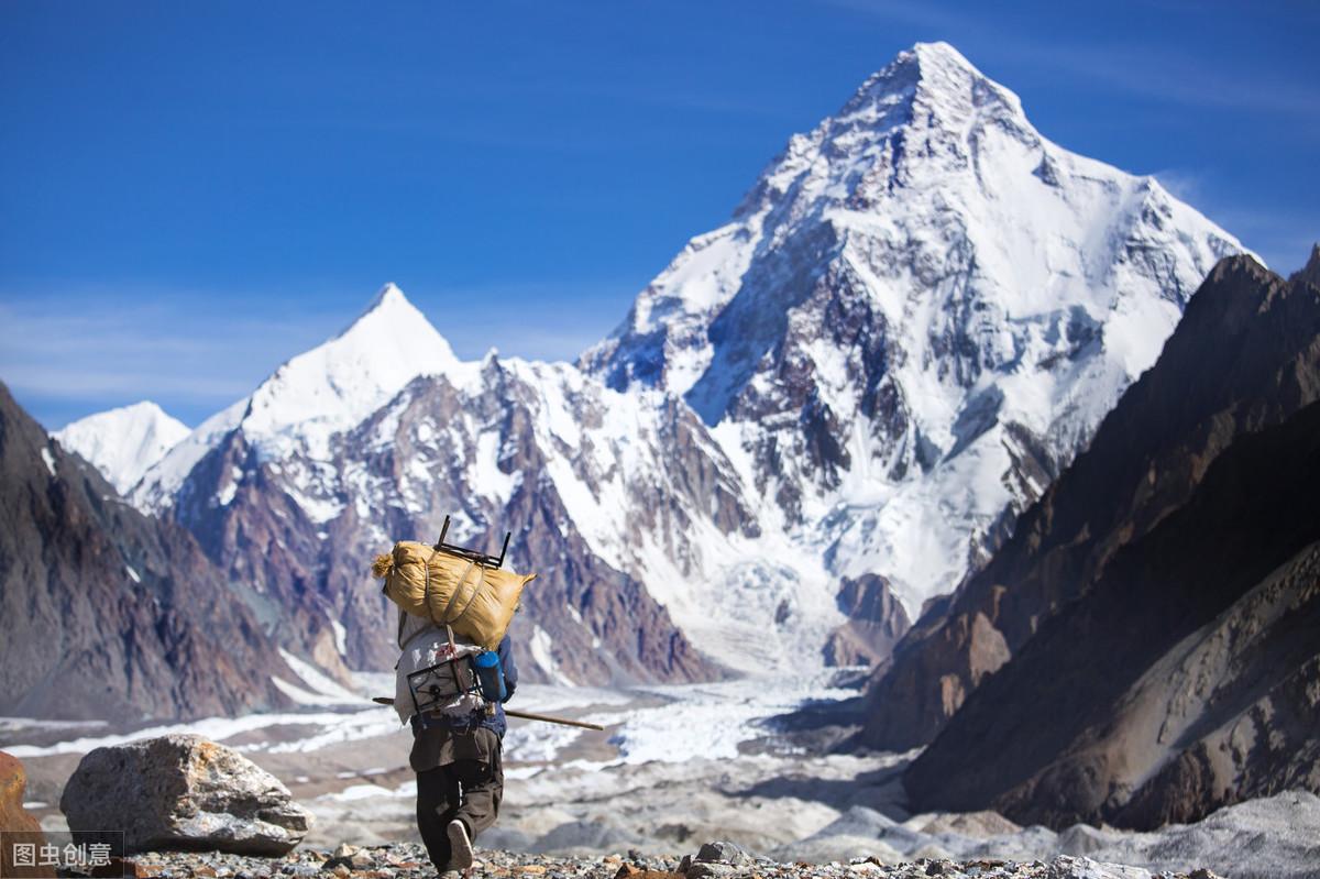 愤怒与不解！男子独自探险遭当地人阻拦，只因未携向导？_精密解答