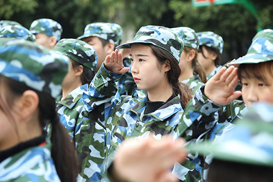 惊！波兰男性全民备战？背后真相令人深思！_全面解释落实